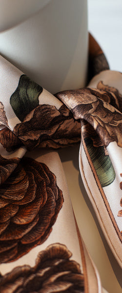 Fall Scarf Guide: 3 Ways to Style Your Triangle and Ribbon Scarves