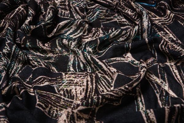 Labo Oversized Wool Scarf